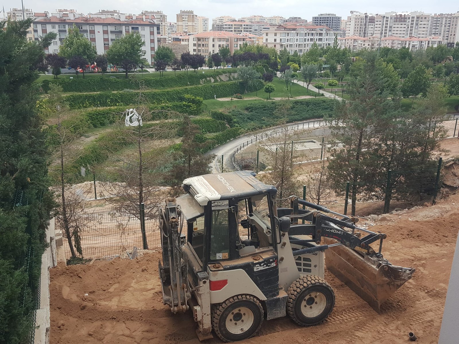 1 CX Mini Beko Loder (Mini Kazıcı Yükleyici)